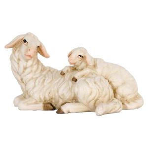Pecora sdraiata con agnello